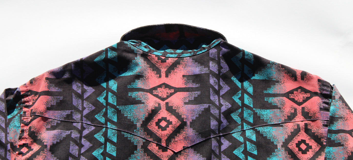1990's Size Medium Wrangler Rodeo Button Up shirt