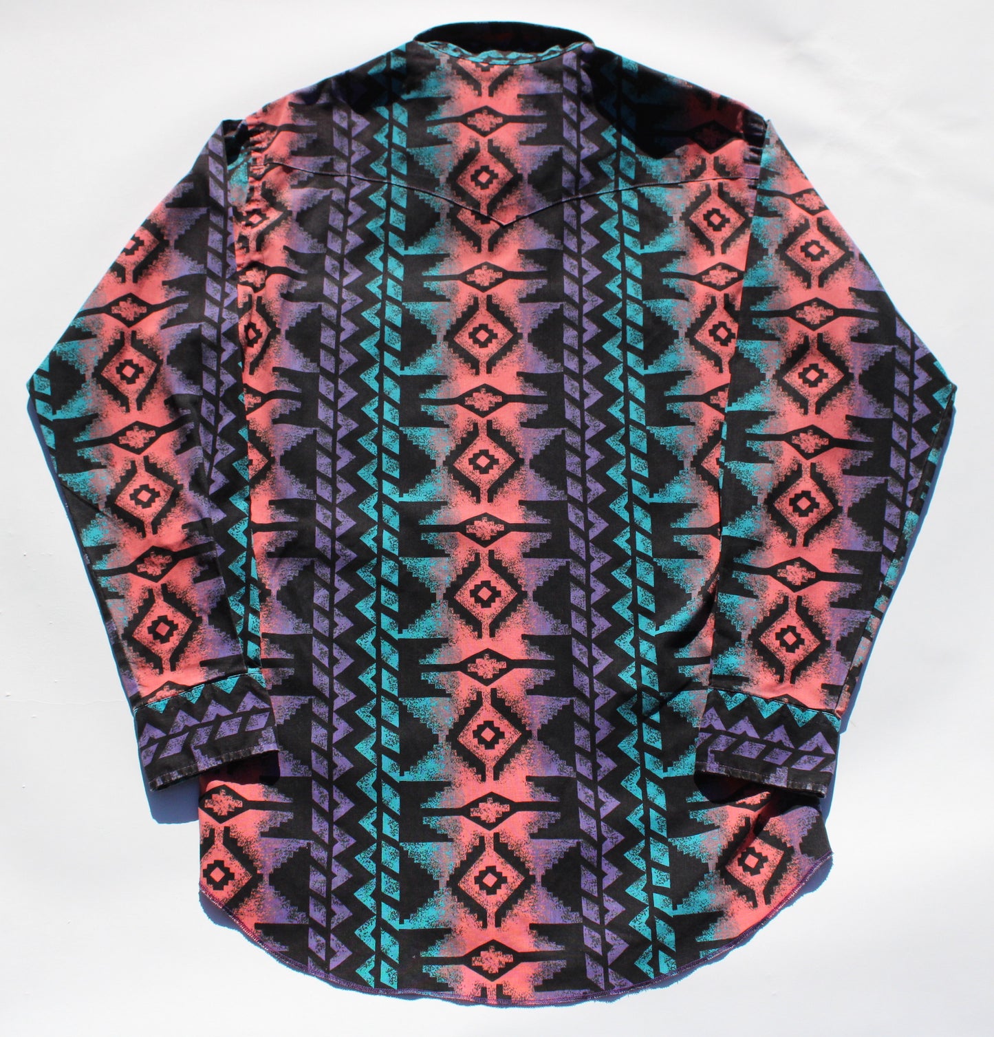 1990's Size Medium Wrangler Rodeo Button Up shirt