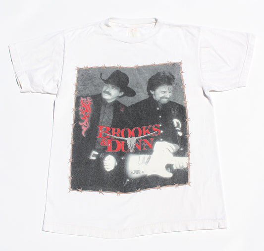 1990's Size Medium Brooks And Dunn "Barbwire" Tee Shirt